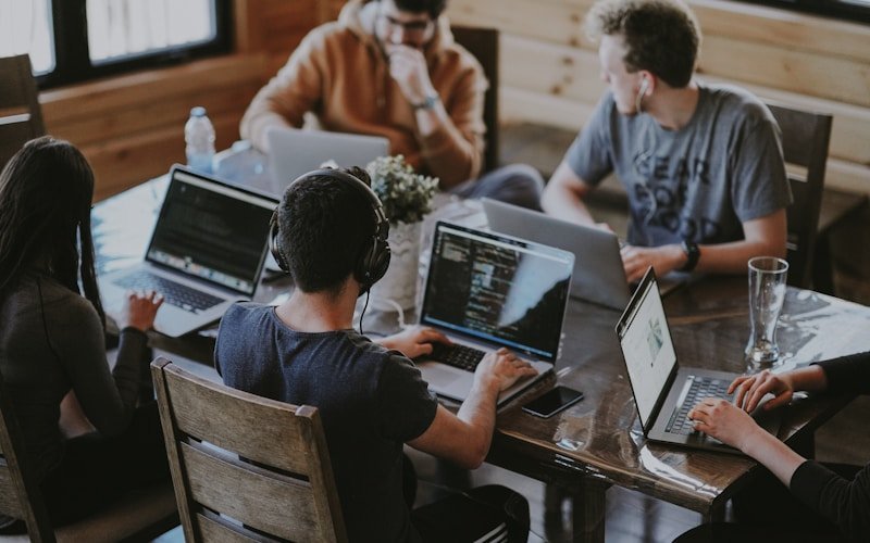 Hire developers in Ahmedabad with web and mobile developers for your projects