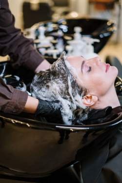 How Mirror & Mane Expanded Local Search Demand for Salon Services